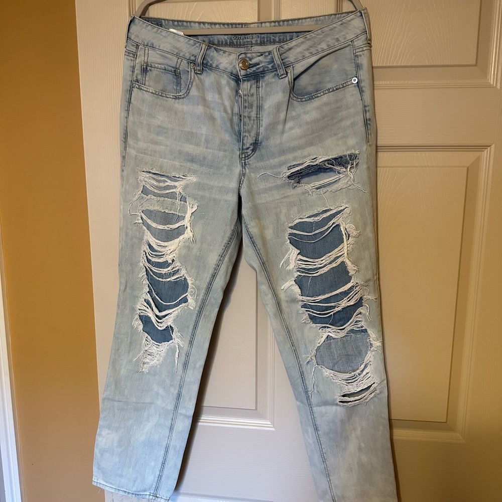 Tom girl American Eagle distressed straight leg